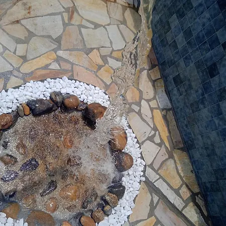 Chalés românticos com hidromassagem e lareira em área rural de visconde de Mauá Pousada Bela Helena-2